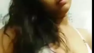 Desi Girl Showing Her Bigboob And Pussy