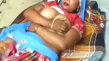 desi aunty big boobs capture