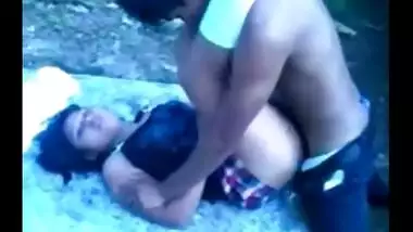 Teen outdoor porn videos with bf in missionary sex