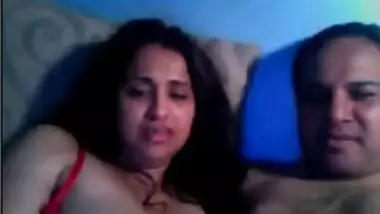 Randi nahi hai, kisi ki biwi hai Jo isse...