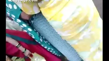 Yellow saree lady getting captured under her underskirt