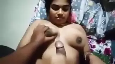 Bhabhi giving handjob