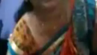 Hindu mallu showing Boobs