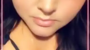 Chubby British Paki Babe Fingering On Video Call