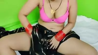 IndianxxxCouple Riya needs big cocks Dirty Hindi Audio Sex