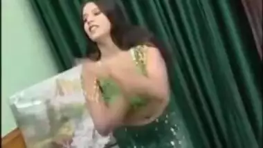 Pakistani mujra babe