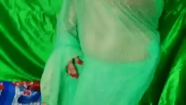 Hot Desi Bhabhi Fingering