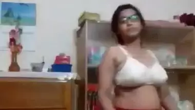 Kapde Utarne Wala Xxx - Chasmish indian sex video