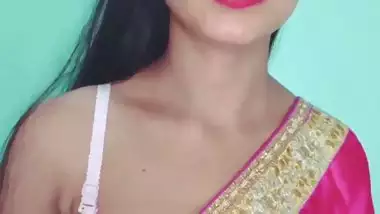 Sharee Wali Indian Village Bhabhi Ne Bohot Majha Liye chut Chatai ki