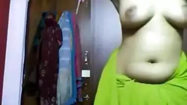 Indian Muslim Housewife Exposed Herself On Demand
