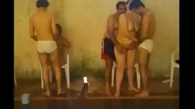 Wife ki adla badli karke group mai choda chodi sexy bf