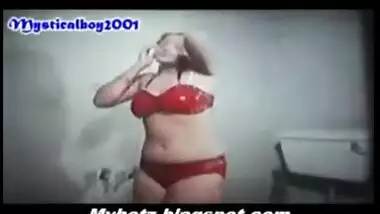 Punjabi hot aunty bathing