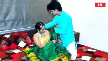 Hot indian desi Newly Married Bhabhi first suhagrat night