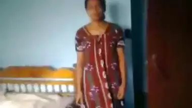 Indian wife get nude