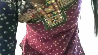 sexy bhabhi masturbating on cam opening her kurti