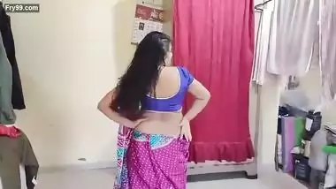 Desi fatty bhabi sexy dance and show hot pussy