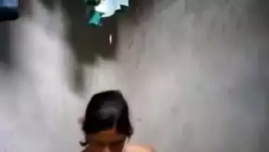 Village Girl Bathing Nude Mms Video
