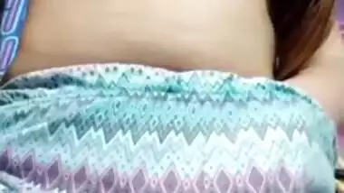 Hot Desi Girl Showing her big boob