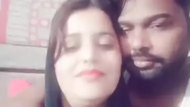 Indian couple is going to have the first XXX experience on camera