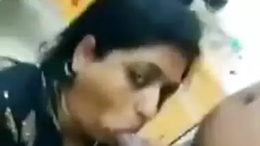 Mature Desi XXX wife sucking dick of her husband MMS