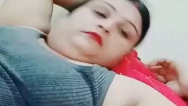 Indian aunty hairy armpit