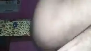 Young Desi XXX bitch screaming while getting hard fucked MMS