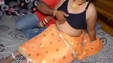 Desi Bhabi And Desi Aunty In Ki Damkar Chodai