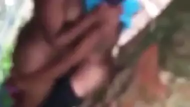 Village voyeur caught on mms video of Desi lovers caught fucking outdoor