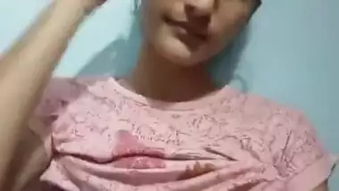 Desi cutie showing tits