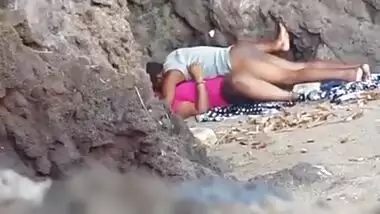 Indian blue film of a juvenile pair enjoying outdoor sex on the beach