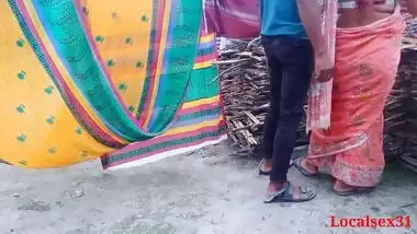 Outdoor Desi chick copulates with horny guy in outdoor XXX clip
