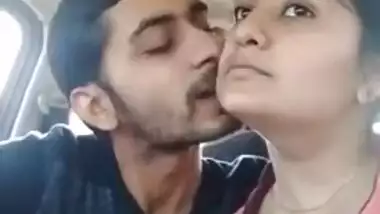 Indian Marrried Babe XXX Romance with Ex Boyfriend in Car