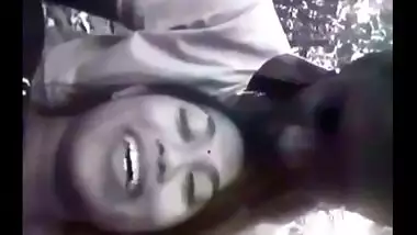 Indian outdoor sex clip of bengali girl romance with lover