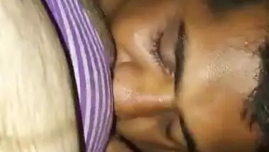 Bhabi pussy sucking by husband