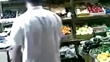 Hot Bhojpuri speaking aunty having sex at the grocery store