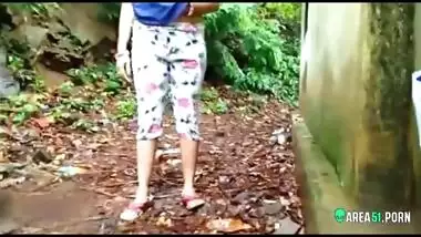 Indian local randi fucking outdoor In park, new Desi viral mms