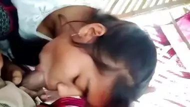 Kuliscenesex - Desi cute girl suck her dick outdoor indian sex video