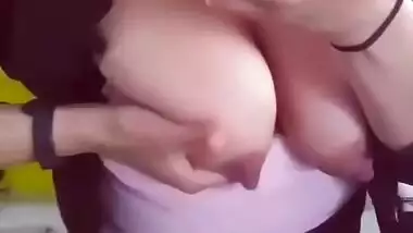 Desi girl very hot boobs