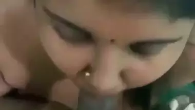 Chubby bhabhi sucking dick viral sex MMS part 1