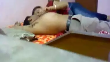 desi bhabhi enjoying with husbands friend