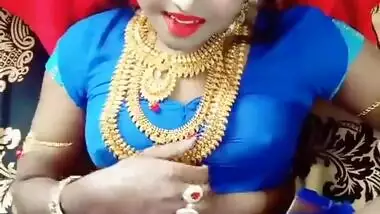 Horny bhabhi showing her cuteness