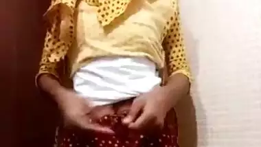 Horny tamil girl playing with self