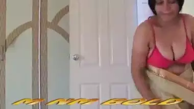 B-grade Indian masala sex of desi aunty in saree & neighbor