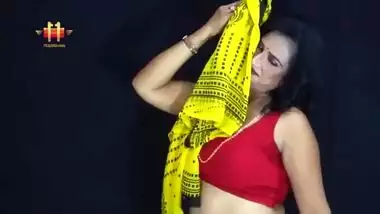 Top-rated Indian Porn Milf Riya In A Fashion Shoot Video