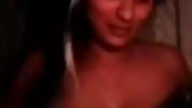 Cute Desi Girl Showing boob