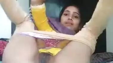 Naked Video Of Homely And Hot Telugu Girl Finger Fucking