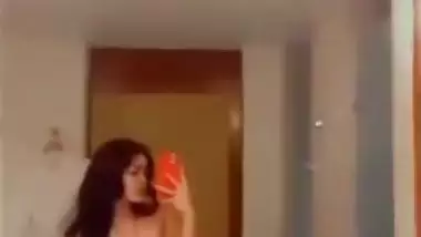 Sexy GF nude pics and viral nude videos spread