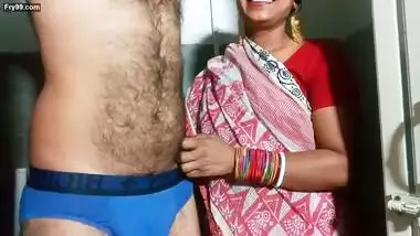 Sasur Ne Bahu Se Bola Pith Pe Oil Laga Do, Fir Gate Par Hi Chod Diya