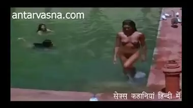 A full frontal nude show from an Indian classic movie