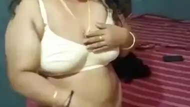 Desi Aunty Changing Cloths